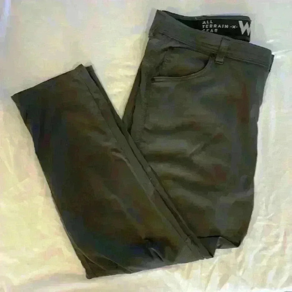 Wrangler men’s All Terrain -X- Gear 5 pocket pants size 40x30 dark moss green - Picture 6 of 7
